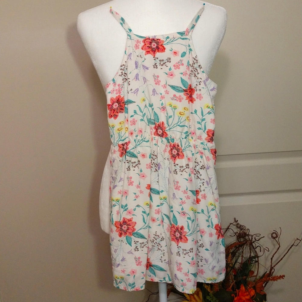 Girls sundress in floral pattern sz 8